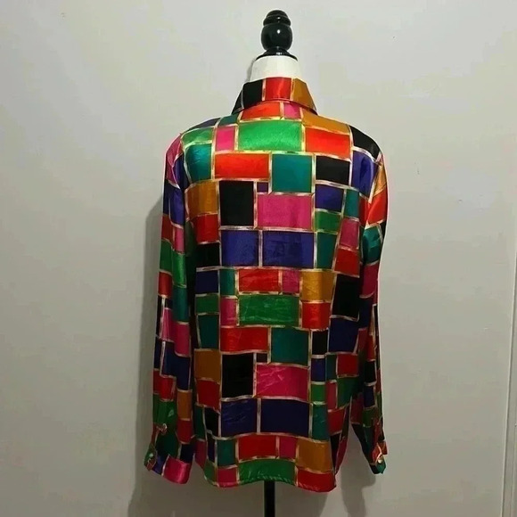 ⭐️Host Pick⭐️VINTAGE-K.C studio Women’s satin colour block button up shirts - Picture 2 of 6